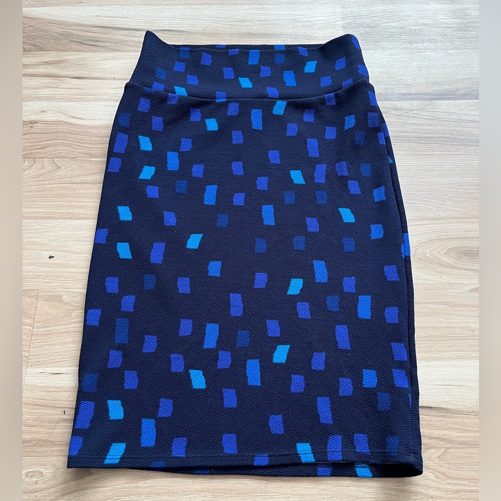 LulaRoe Women’s Cassie Stylish Blue Patterned Skirt Size S Straight Fit Stretch
